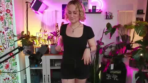 Zoey Ryan online show from 12.15.25