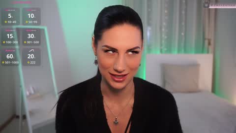 Snapshot of zoezolton chatting on 12.16.24 zoezolton online show from 12.16.24