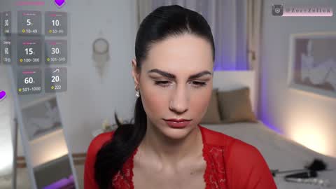 Snapshot of zoezolton chatting on 01.24.25 zoezolton online show from 01.24.25