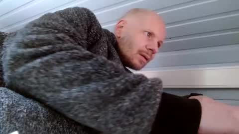 Snapshot of zolexthomas chatting on 12.14.24 zolexthomas online show from 12.14.24