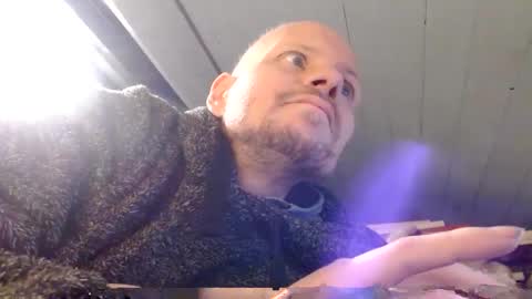 Snapshot of zolexthomas chatting on 03.09.25 zolexthomas online show from 03.09.25