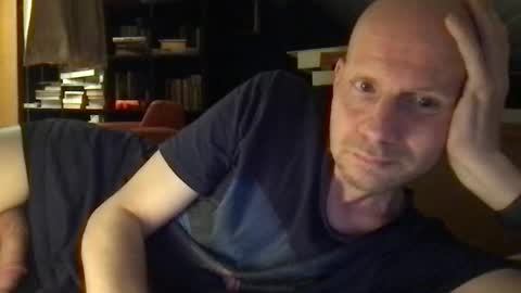 Snapshot of zolexthomas chatting on 09.09.25 zolexthomas online show from 09.09.25