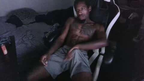 Snapshot of zoneingout chatting on 11.10.25 zoneingout online show from 11.10.25