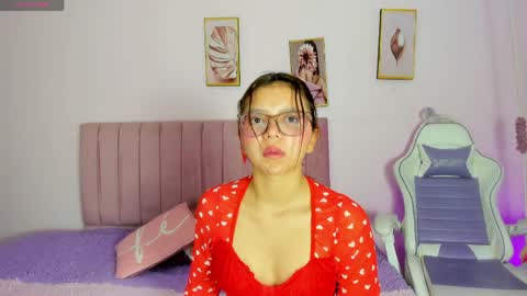 Zoe online show from 04.10.26