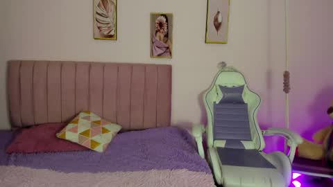 Zoe online show from 04.20.26