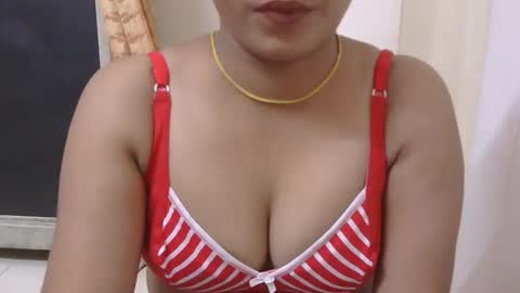 Snapshot of zoya_4u chatting on 05.08.26 Zoya online show from 05.08.26