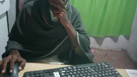 Snapshot of zoyakhan803 chatting on 02.13.25 zoyakhan803 online show from 02.13.25