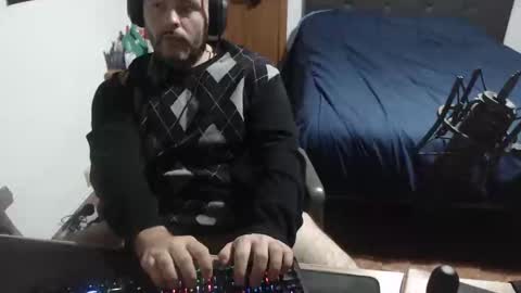 Snapshot of zuheyla26 chatting on 12.17.24 Zuheyla online show from 12.17.24