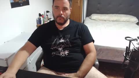 Snapshot of zuheyla26 chatting on 10.14.25 Zuheyla online show from 10.14.25