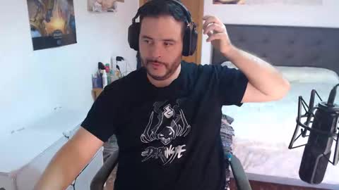 Snapshot of zuheyla26 chatting on 10.17.25 Zuheyla online show from 10.17.25