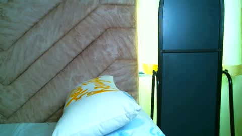 Snapshot of zurime3 chatting on 02.01.25 zurime3 online show from 02.01.25