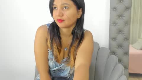 Im Zusan My schedule is from 1030pm to 430 am colombian time online show from 05.29.26