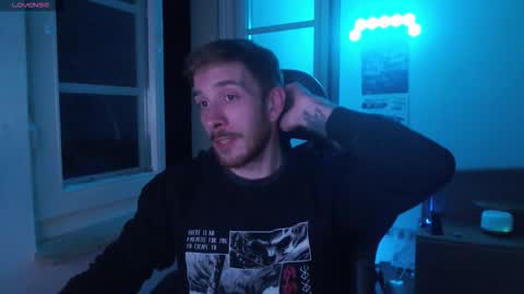 Zuzmoe online show from 11.26.25