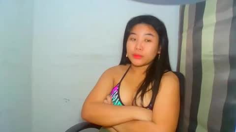 Snapshot of zyeii chatting on 10.04.25 sweet lylia online show from 10.04.25