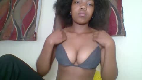 zyraelle_01 online show from 04.21.26