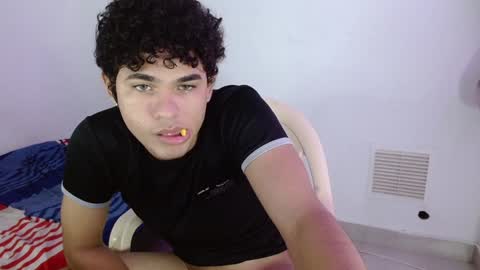 Snapshot of zyrosxk chatting on 01.05.25 antonio felipe online show from 01.05.25