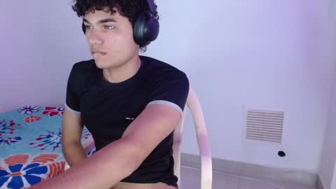 Snapshot of zyrosxk chatting on 01.15.25 antonio felipe online show from 01.15.25