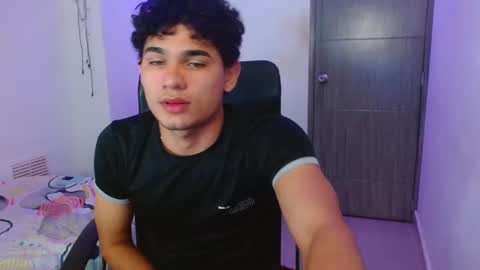 Snapshot of zyrosxk chatting on 02.17.25 antonio felipe online show from 02.17.25