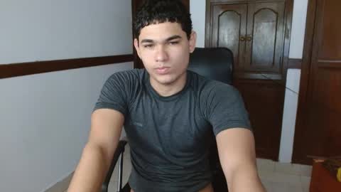 Snapshot of zyrosxk chatting on 10.07.25 antonio felipe online show from 10.07.25