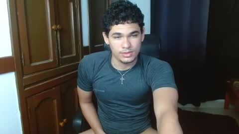 Snapshot of zyrosxk chatting on 10.21.25 antonio felipe online show from 10.21.25