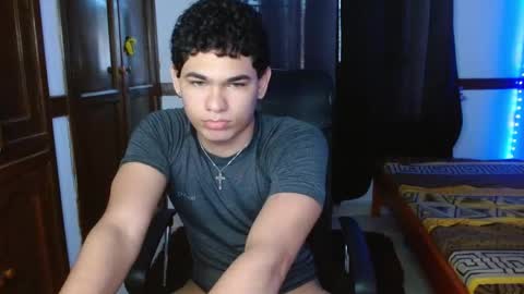 Snapshot of zyrosxk chatting on 11.07.25 antonio felipe online show from 11.07.25