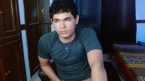 Snapshot of zyrosxk chatting on 11.09.25 antonio felipe online show from 11.09.25