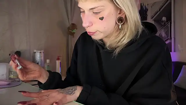 Snapshot of Mannarie_Madsinn chatting on 02.16.25 Mannarie Madsinn online show from 02.16.25