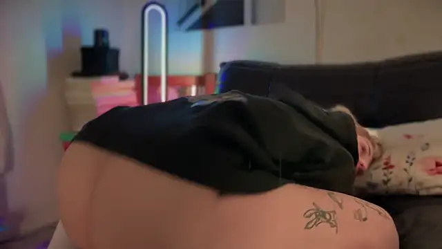 Snapshot of Mannarie_Madsinn chatting on 03.17.25 Mannarie Madsinn online show from 03.17.25