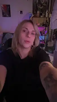 Snapshot of Mannarie_Madsinn chatting on 11.15.25 Mannarie Madsinn online show from 11.15.25