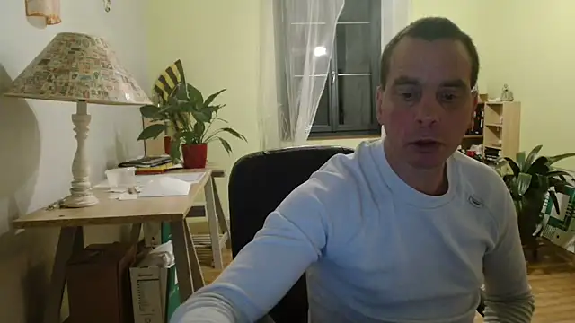 Snapshot of cloupefun chatting on 12.02.24 cloupefun online show from 12.02.24