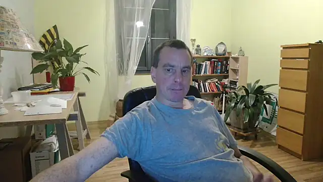 Snapshot of cloupefun chatting on 12.03.24 cloupefun online show from 12.03.24