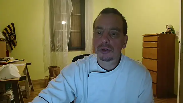 Snapshot of cloupefun chatting on 12.13.24 cloupefun online show from 12.13.24