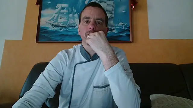 Snapshot of cloupefun chatting on 12.16.24 cloupefun online show from 12.16.24