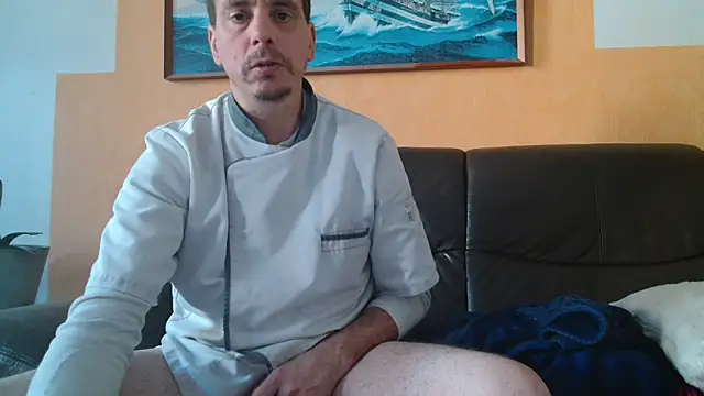 Snapshot of cloupefun chatting on 12.20.24 cloupefun online show from 12.20.24