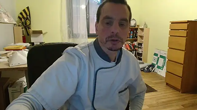 Snapshot of cloupefun chatting on 12.21.24 cloupefun online show from 12.21.24