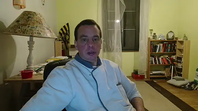 Snapshot of cloupefun chatting on 12.23.24 cloupefun online show from 12.23.24