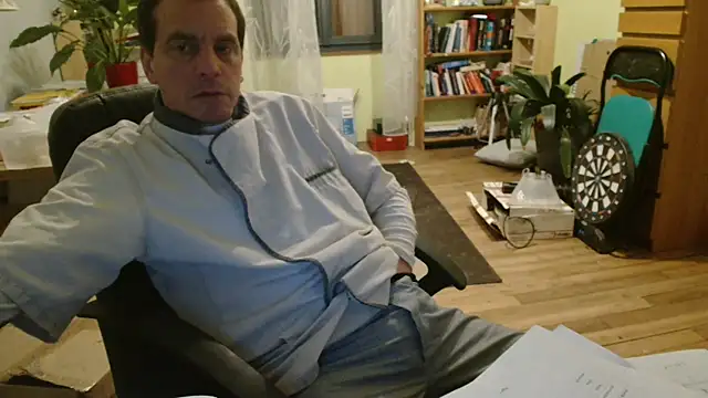 Snapshot of cloupefun chatting on 01.17.25 cloupefun online show from 01.17.25