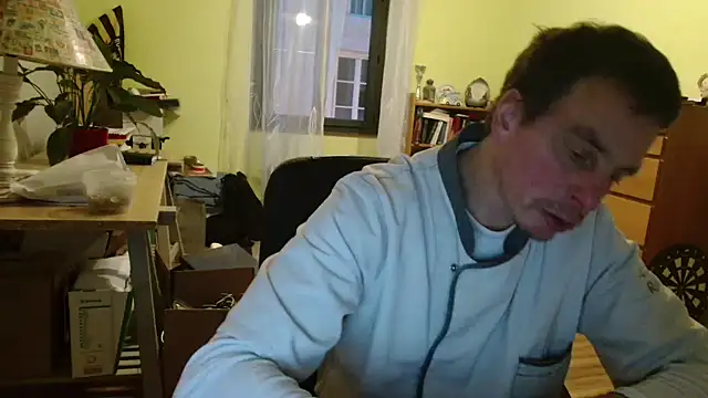 Snapshot of cloupefun chatting on 02.15.25 cloupefun online show from 02.15.25