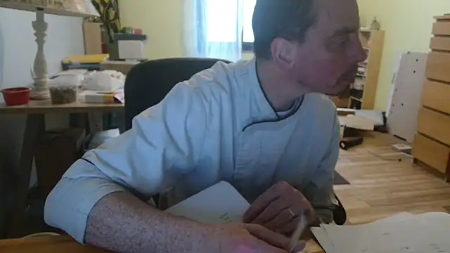 Snapshot of cloupefun chatting on 03.12.25 cloupefun online show from 03.12.25