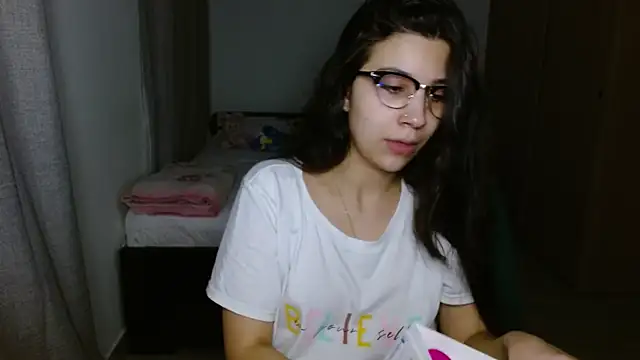 Snapshot of mia__lopez_ chatting on 11.24.25 mia lopez online show from 11.24.25