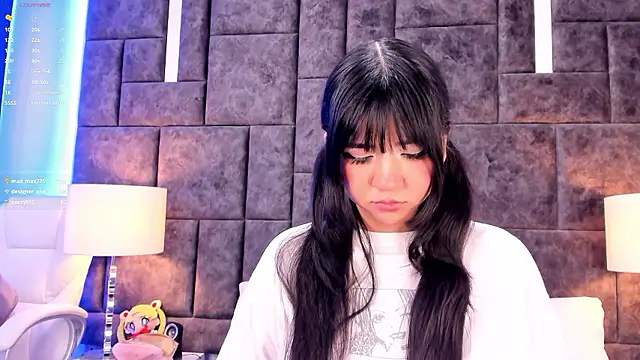 Snapshot of Petit-Rosse chatting on 12.05.24 Petit-Rosse online show from 12.05.24