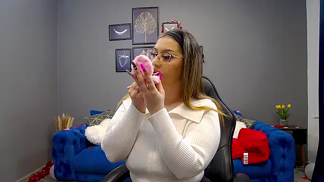 Katewalker  online show from 02.12.25