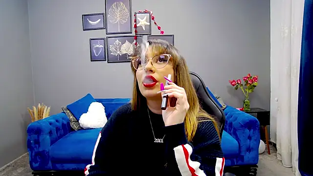 Katewalker  online show from 02.20.25