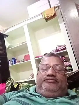 StarPacifist6 online show from 12.18.25