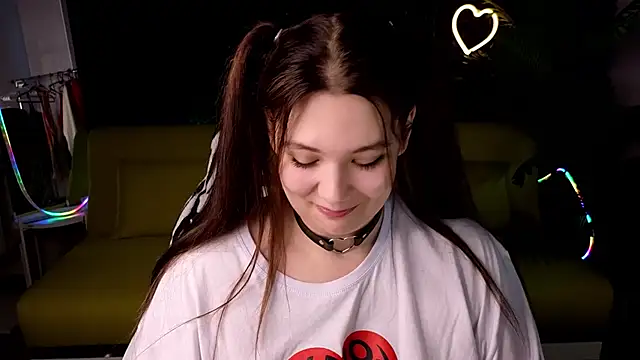 Snapshot of DjennaPalme chatting on 01.25.25 DjennaPalme online show from 01.25.25