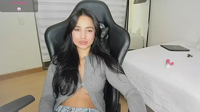 EvaMoet online show from 02.07.26