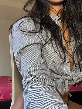 EvaMoet online show from 04.08.26