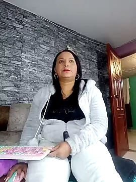 Danna Paolaa  online show from 01.24.25