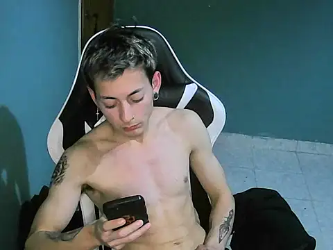 Snapshot of Jughead_16 chatting on 09.15.25 Jughead 16 online show from 09.15.25