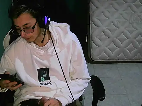 Snapshot of Jughead_16 chatting on 09.23.25 Jughead 16 online show from 09.23.25